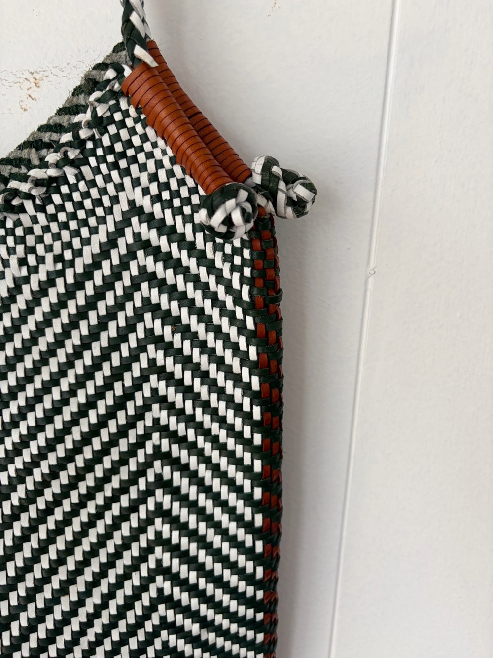 Dragon Diffusion leather woven bag - Picture 2 of 8